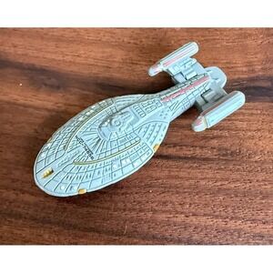 Star Trek U.S.S. Voyager NCC-74656 Ship Micro Machines Spaceship Vintage